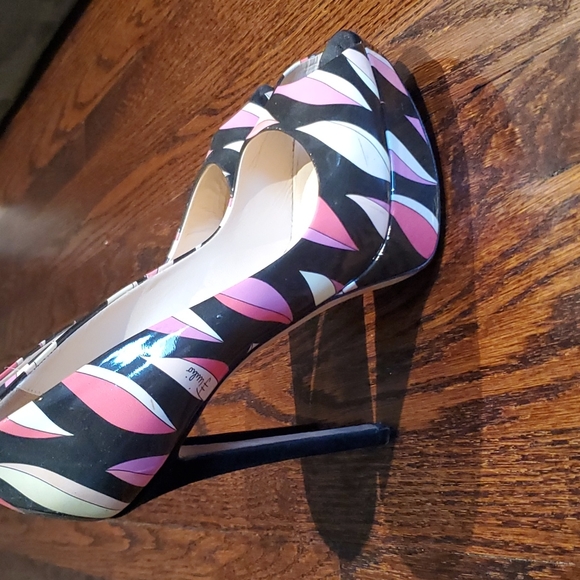 Authentic Emilio Pucci Patent Leather Open-Toe Heels - Picture 4 of 10